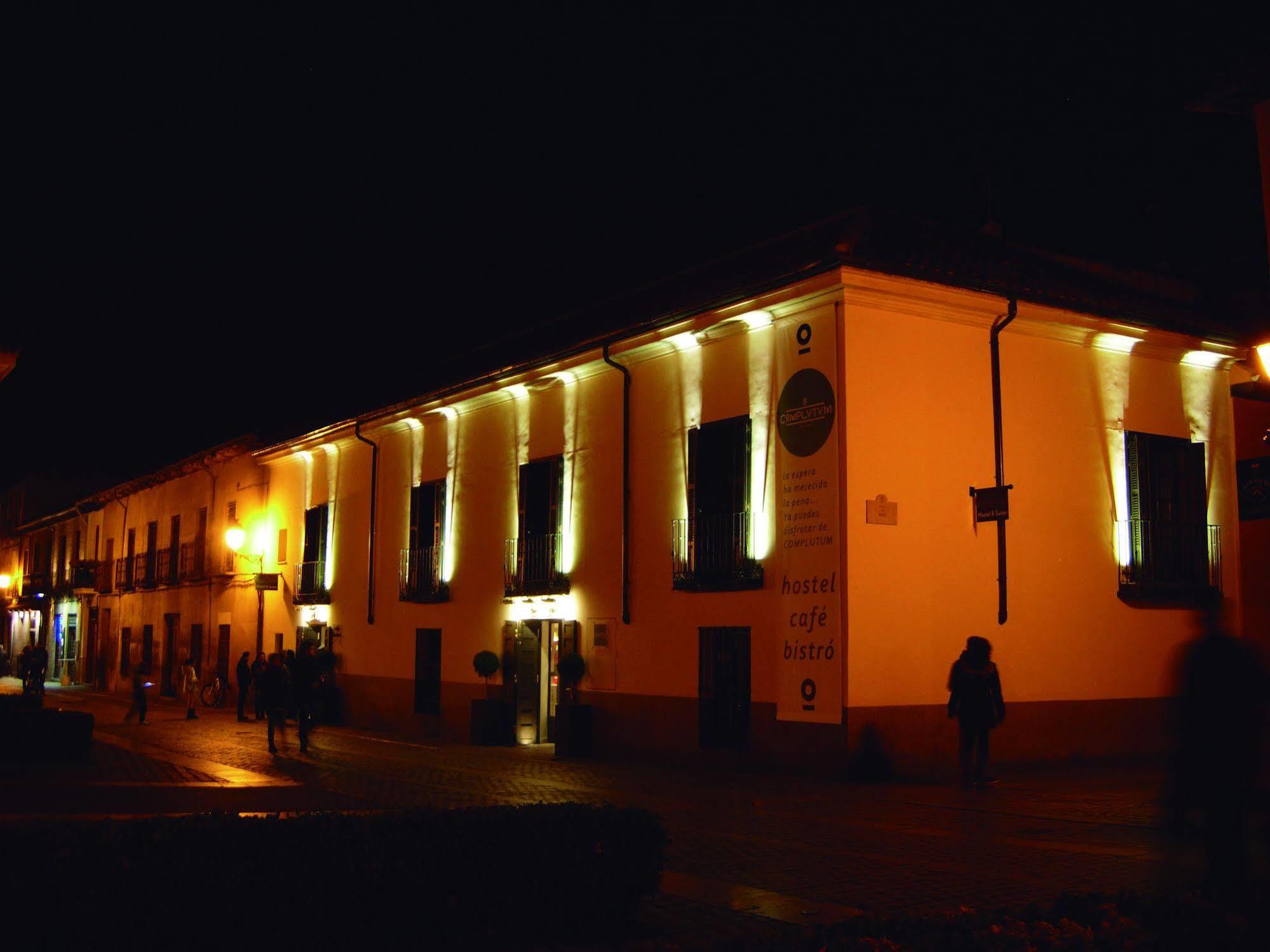 H Complutum Albergue Alcalá de Henares Exterior foto
